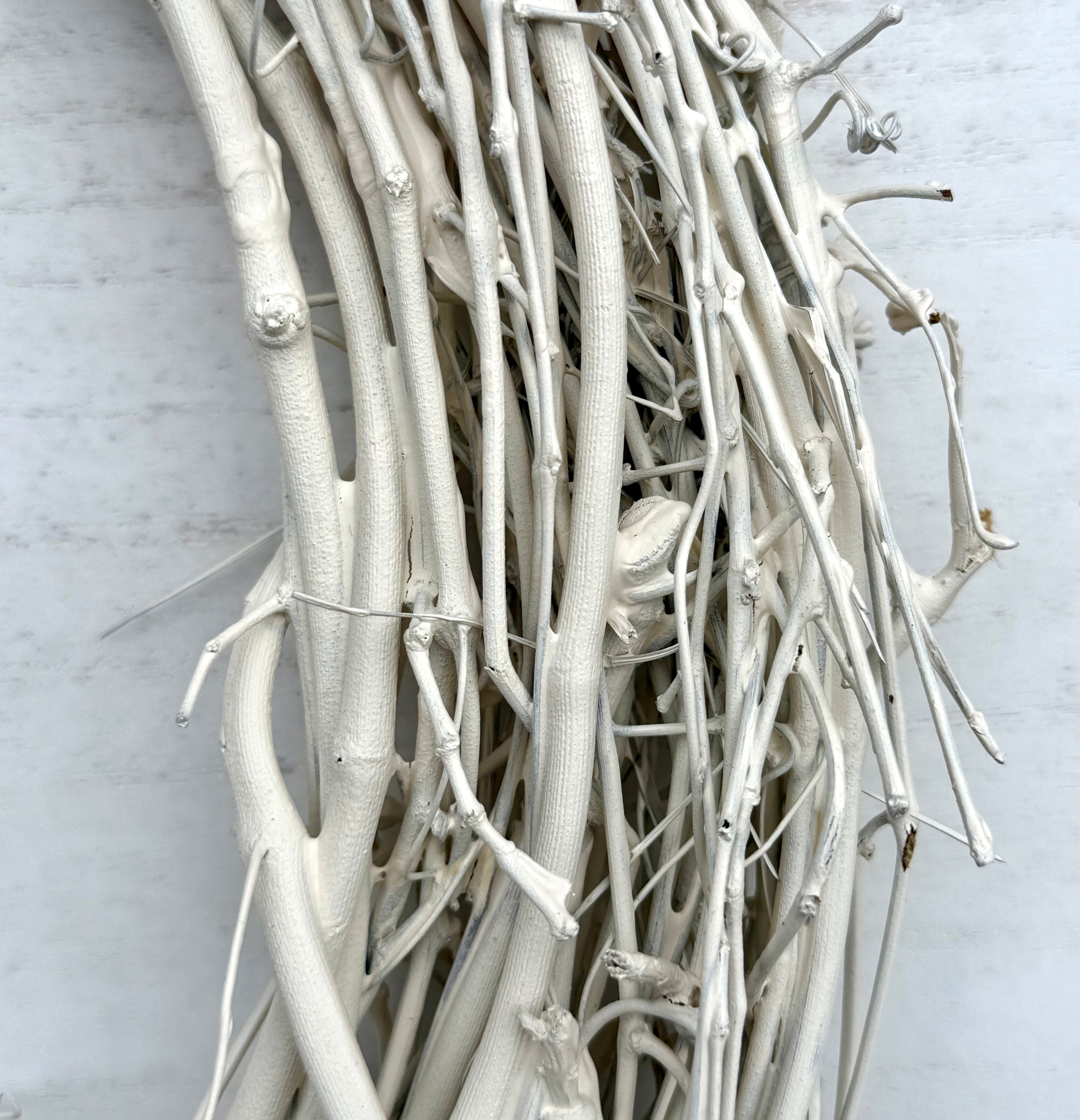 18″ Natural Grapevine Wreath – American Wreaths - Cream