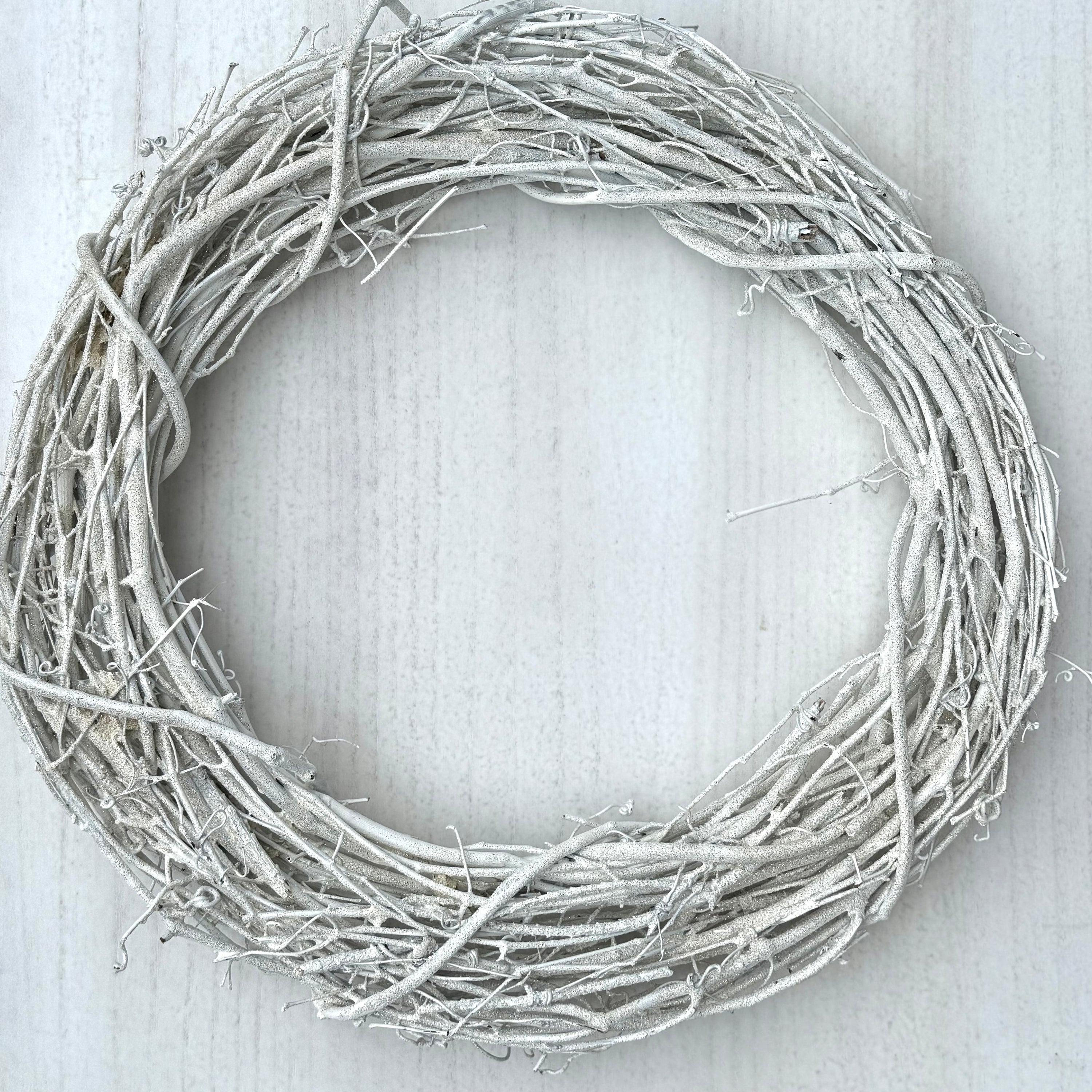 18″ Natural Grapevine Wreath – American Wreaths - Starlight White GLITTER