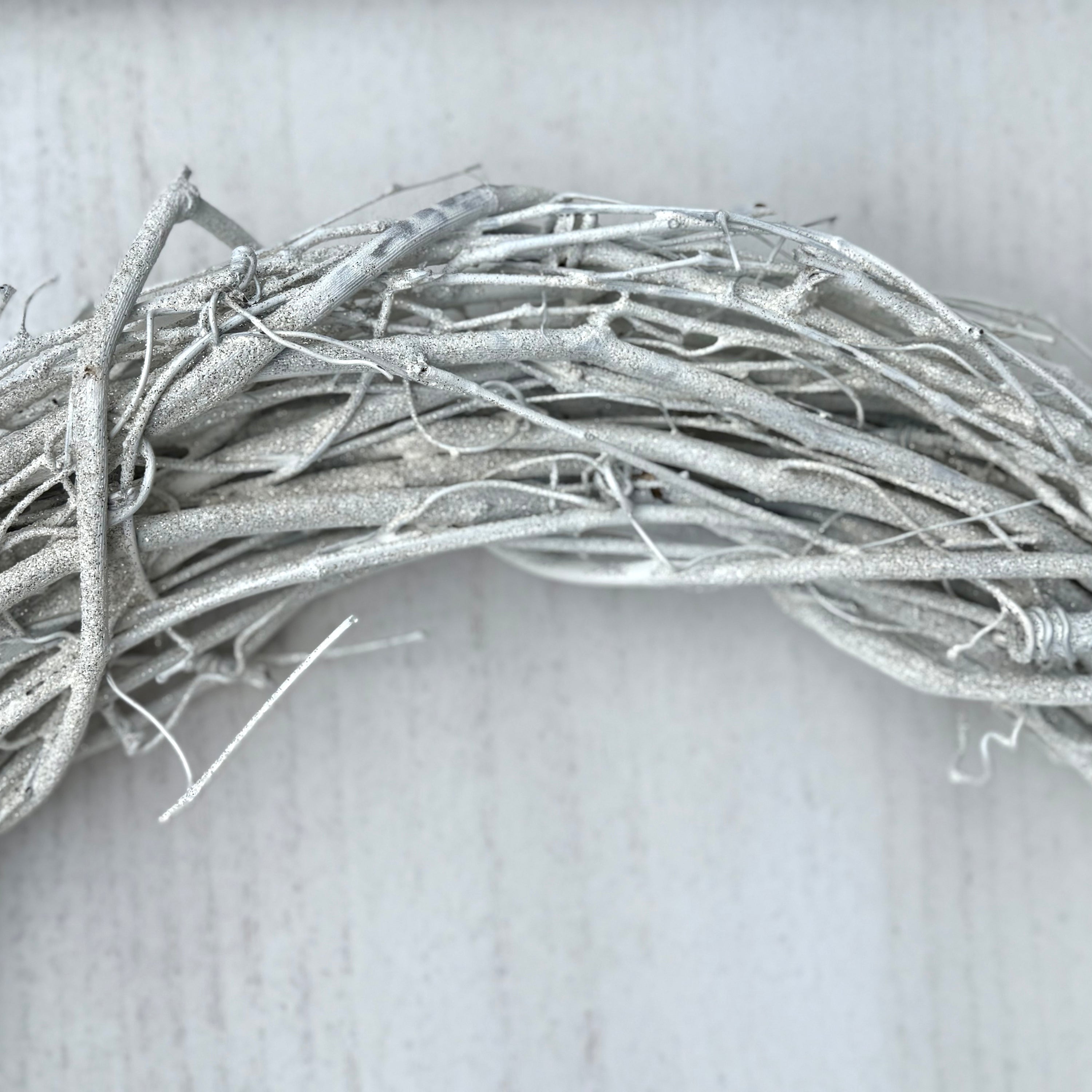 18″ Natural Grapevine Wreath – American Wreaths - Starlight White GLITTER