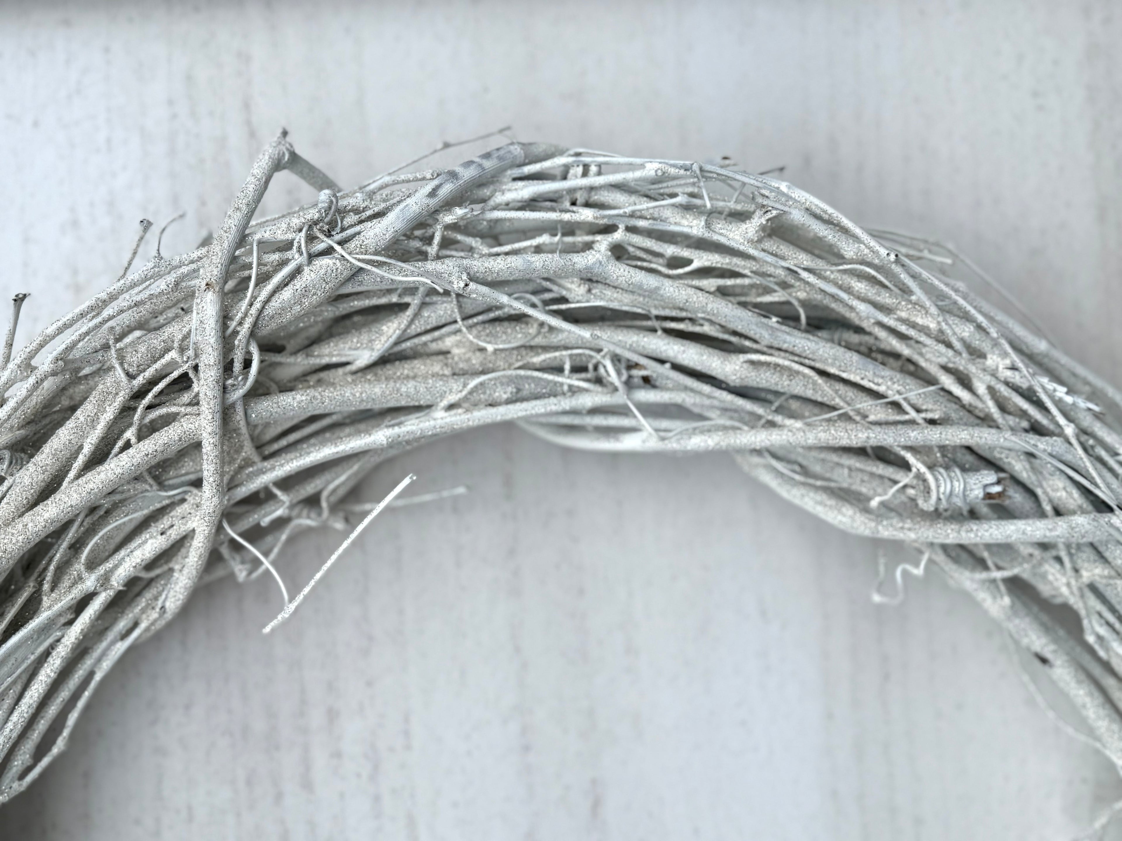 18″ Natural Grapevine Wreath – American Wreaths - Snow Powder GLITTER