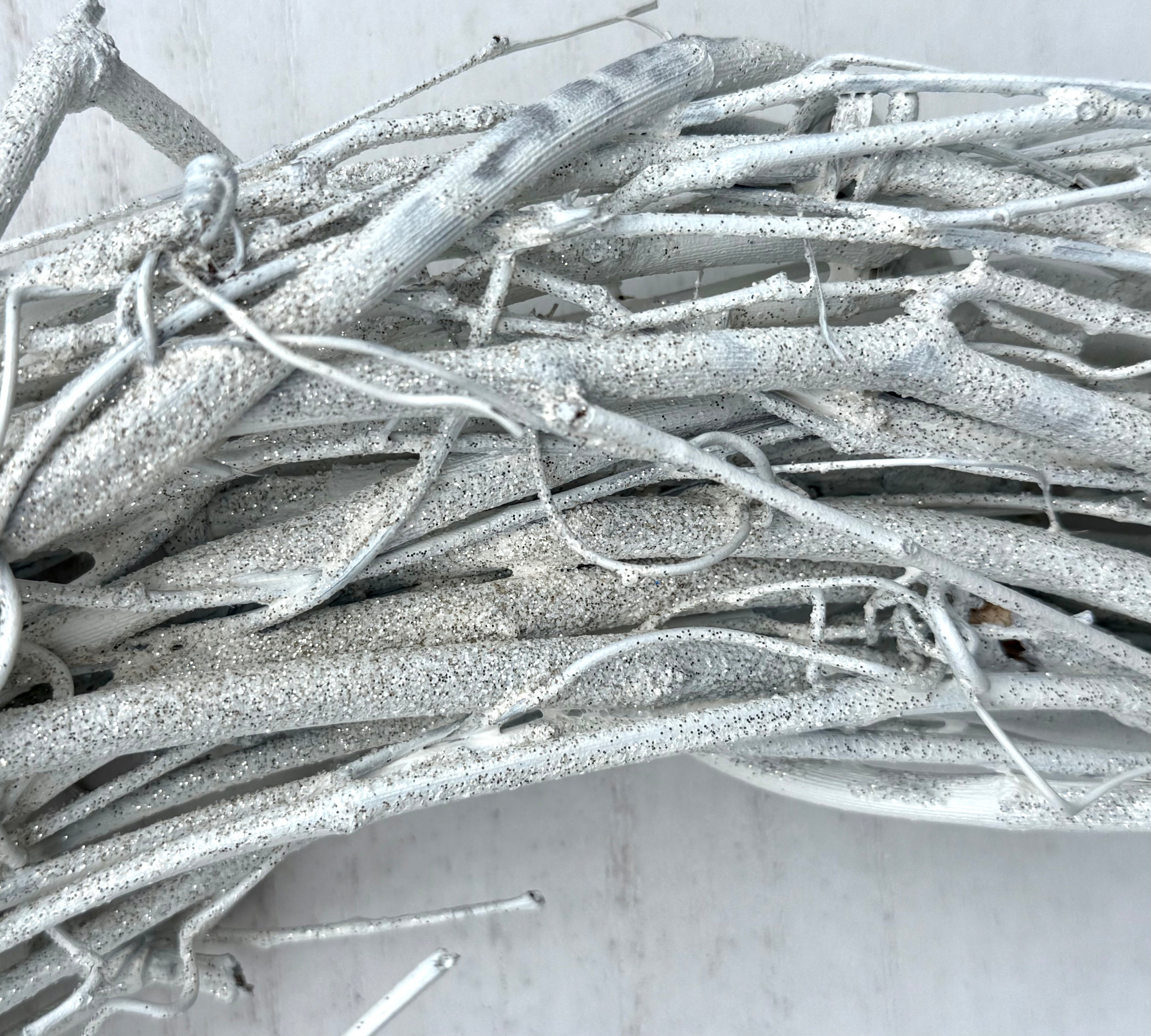 18″ Natural Grapevine Wreath – American Wreaths - Starlight White