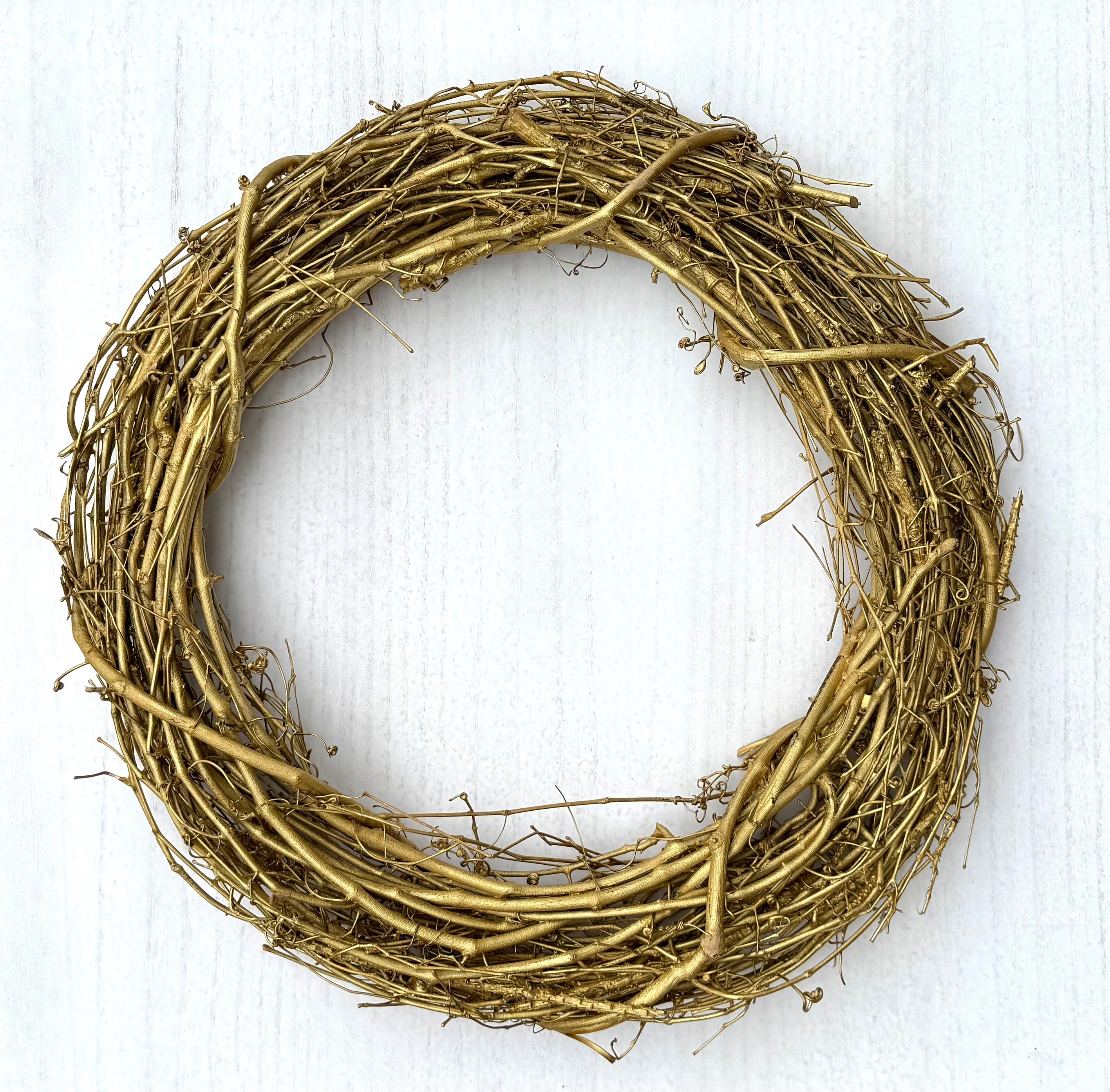 18″ Natural Grapevine Wreath – American Wreaths - Gold
