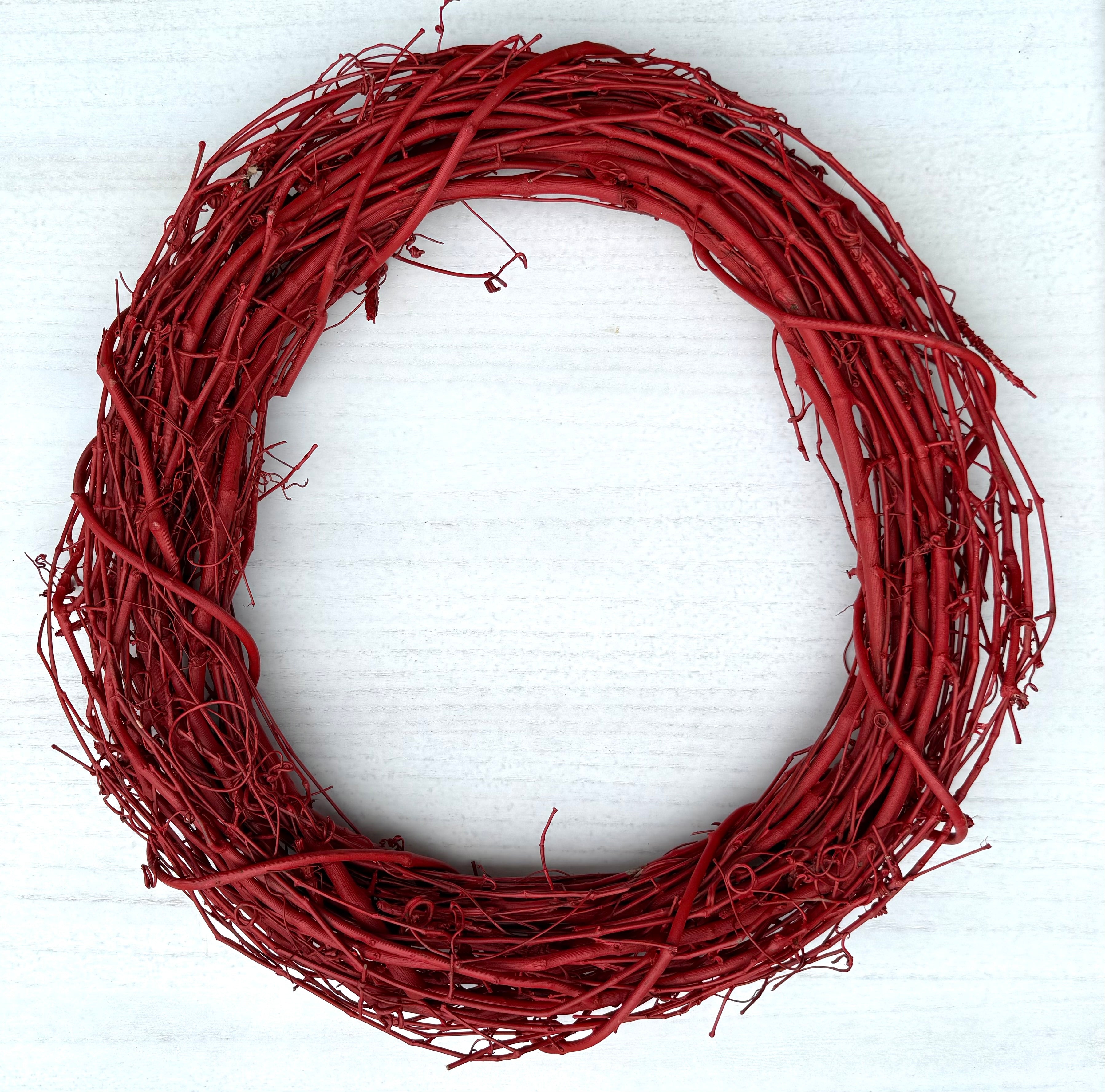 18″ Natural Grapevine Wreath – American Wreaths - Red