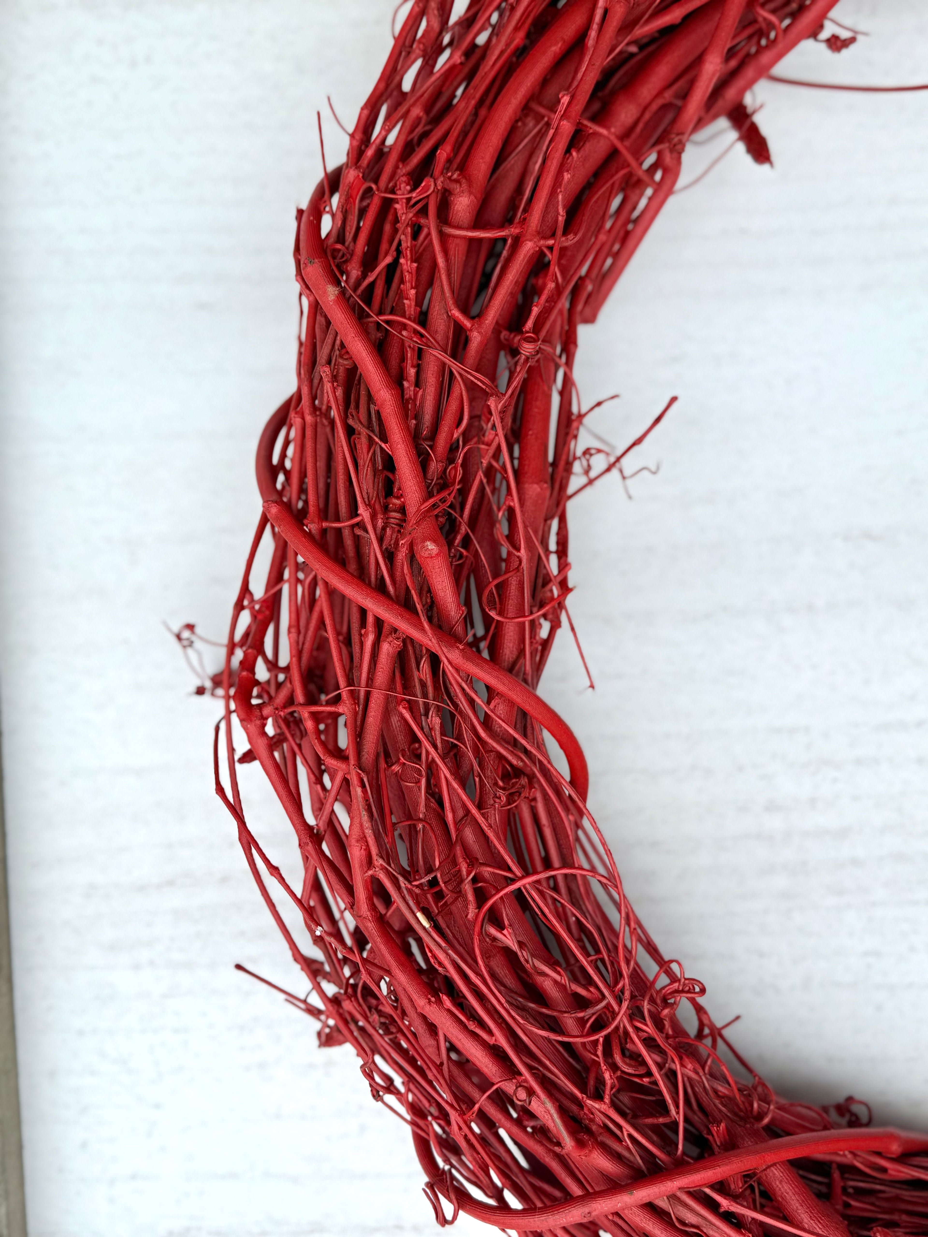 18″ Natural Grapevine Wreath – American Wreaths - Red