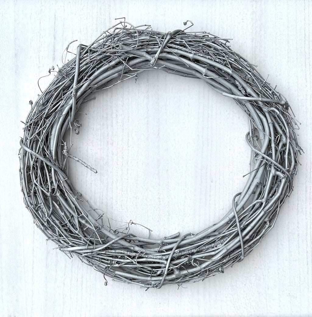18″ Natural Grapevine Wreath – American Wreaths - Silver