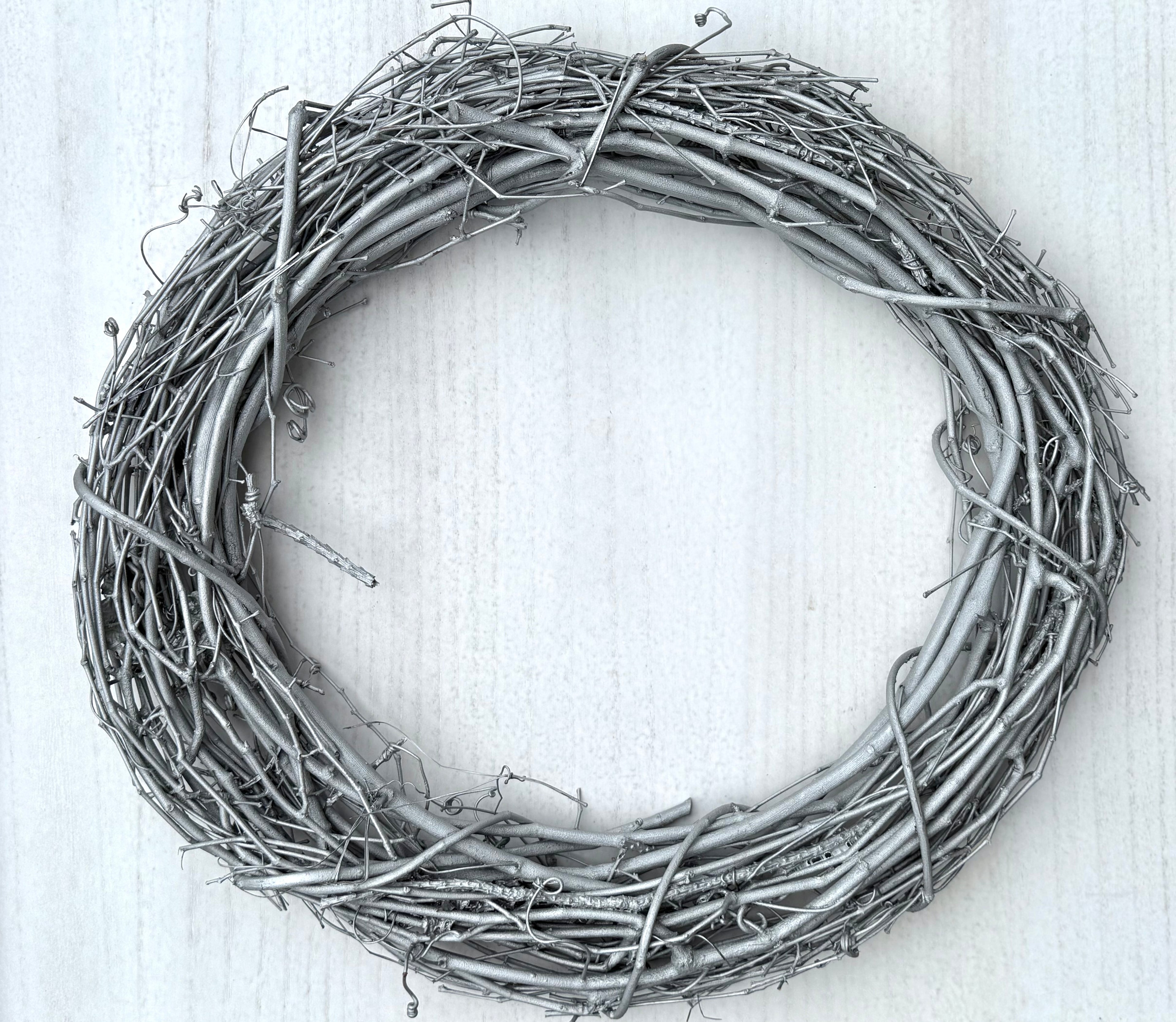 18″ Natural Grapevine Wreath – American Wreaths - Silver