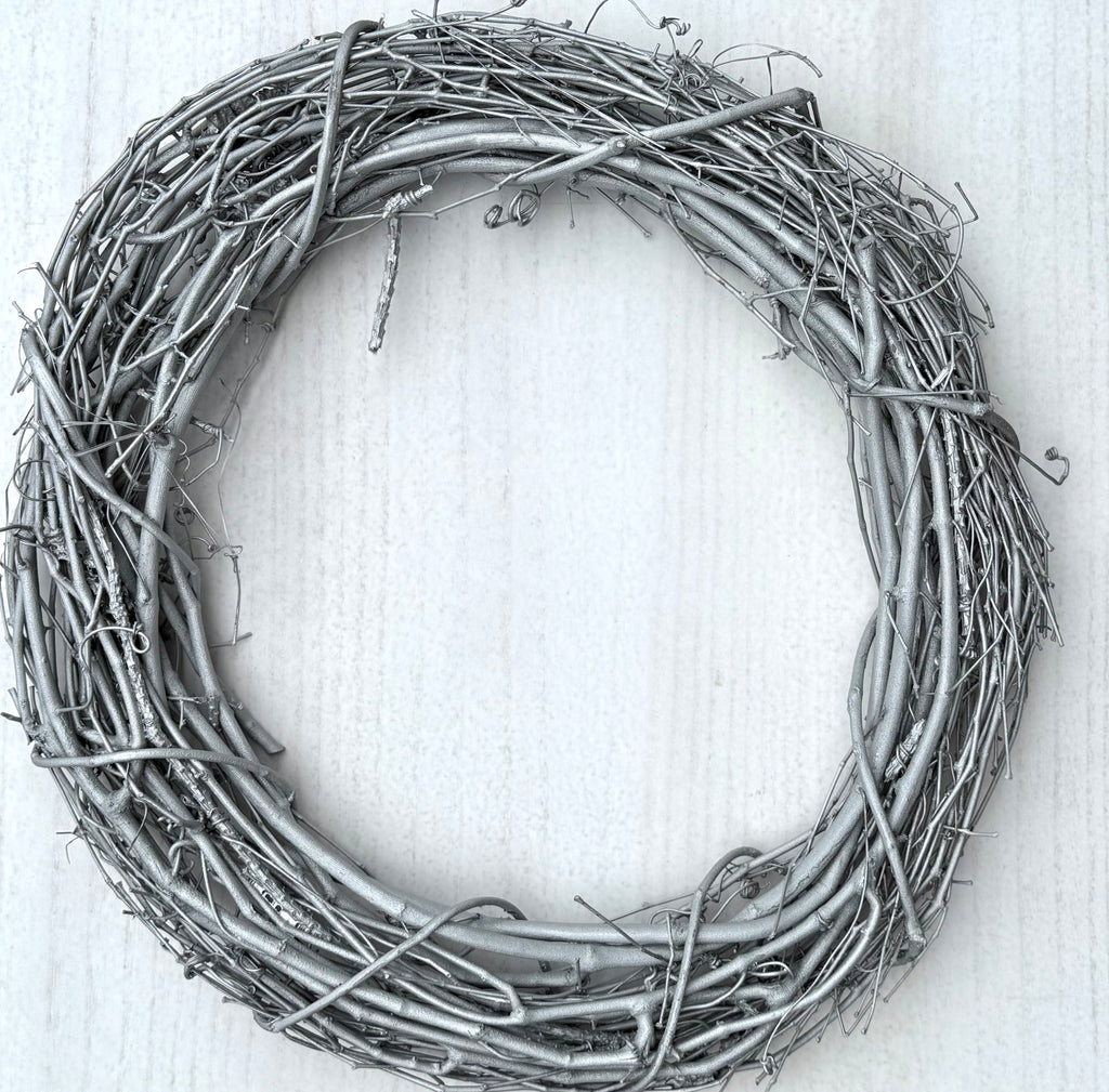 18″ Natural Grapevine Wreath – American Wreaths - Silver