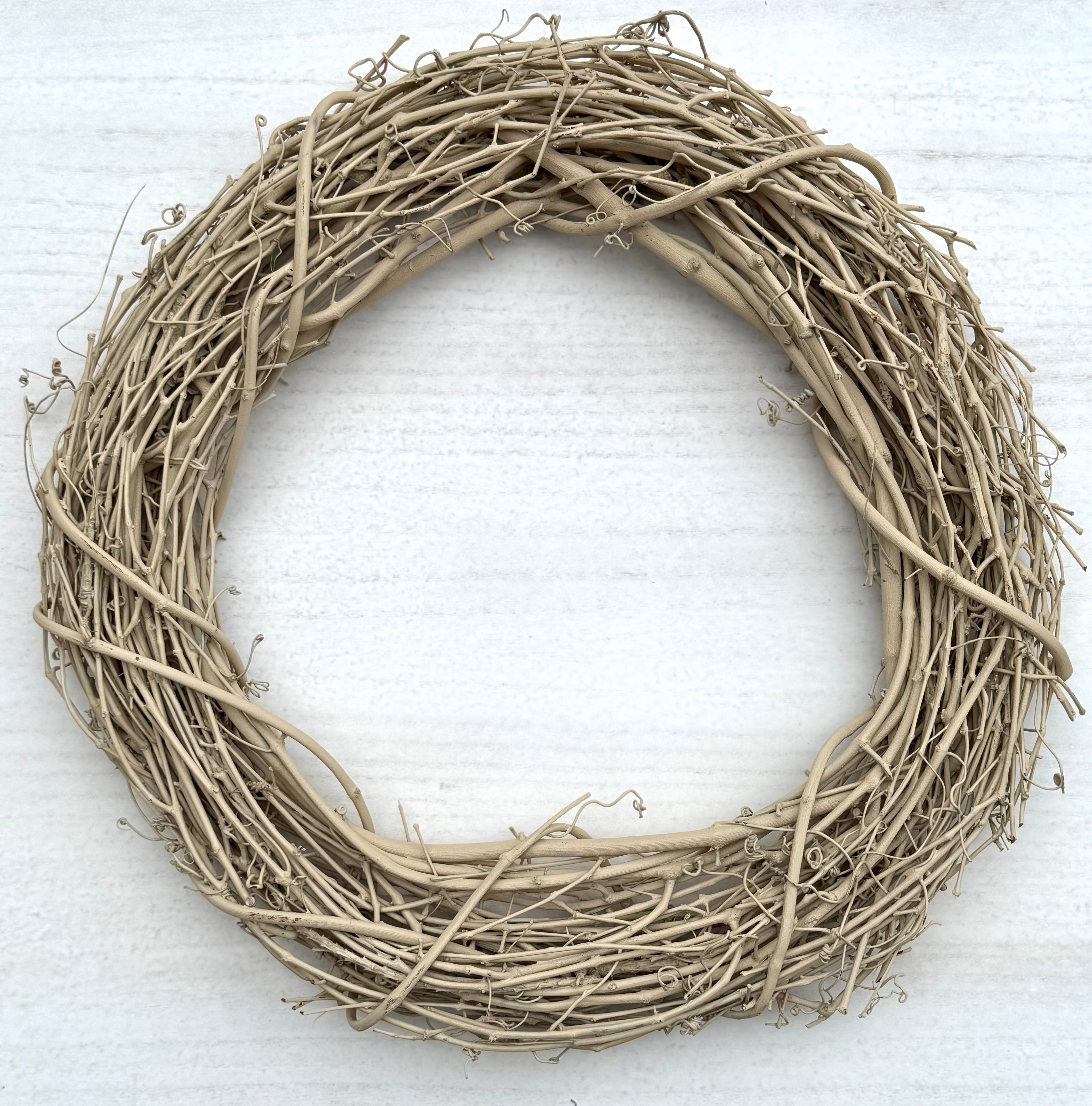 18″ Natural Grapevine Wreath – American Wreaths - Hay