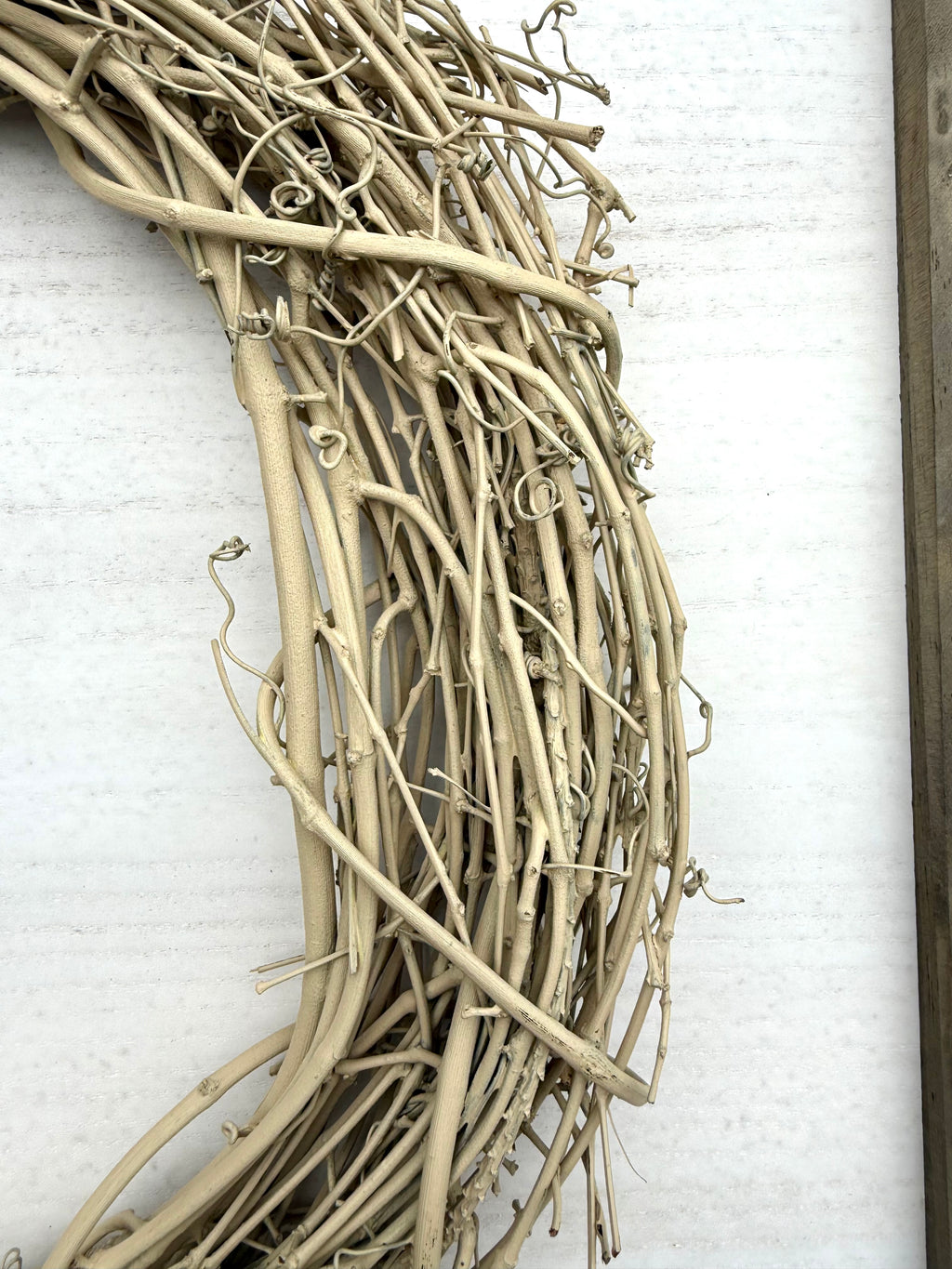 18″ Natural Grapevine Wreath – American Wreaths - Hay