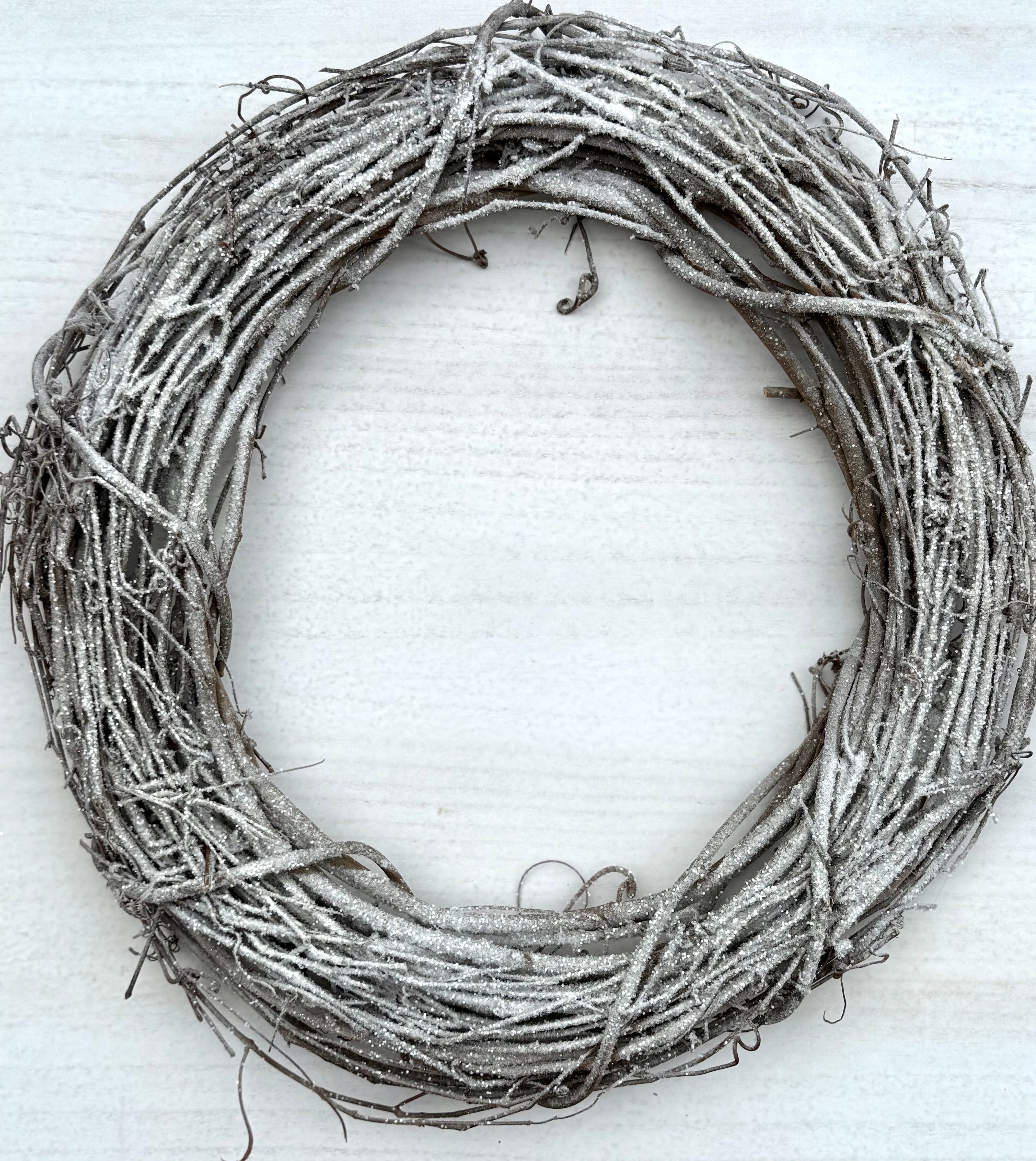 18″ Natural Grapevine Wreath – American Wreaths - Silver GLITTER