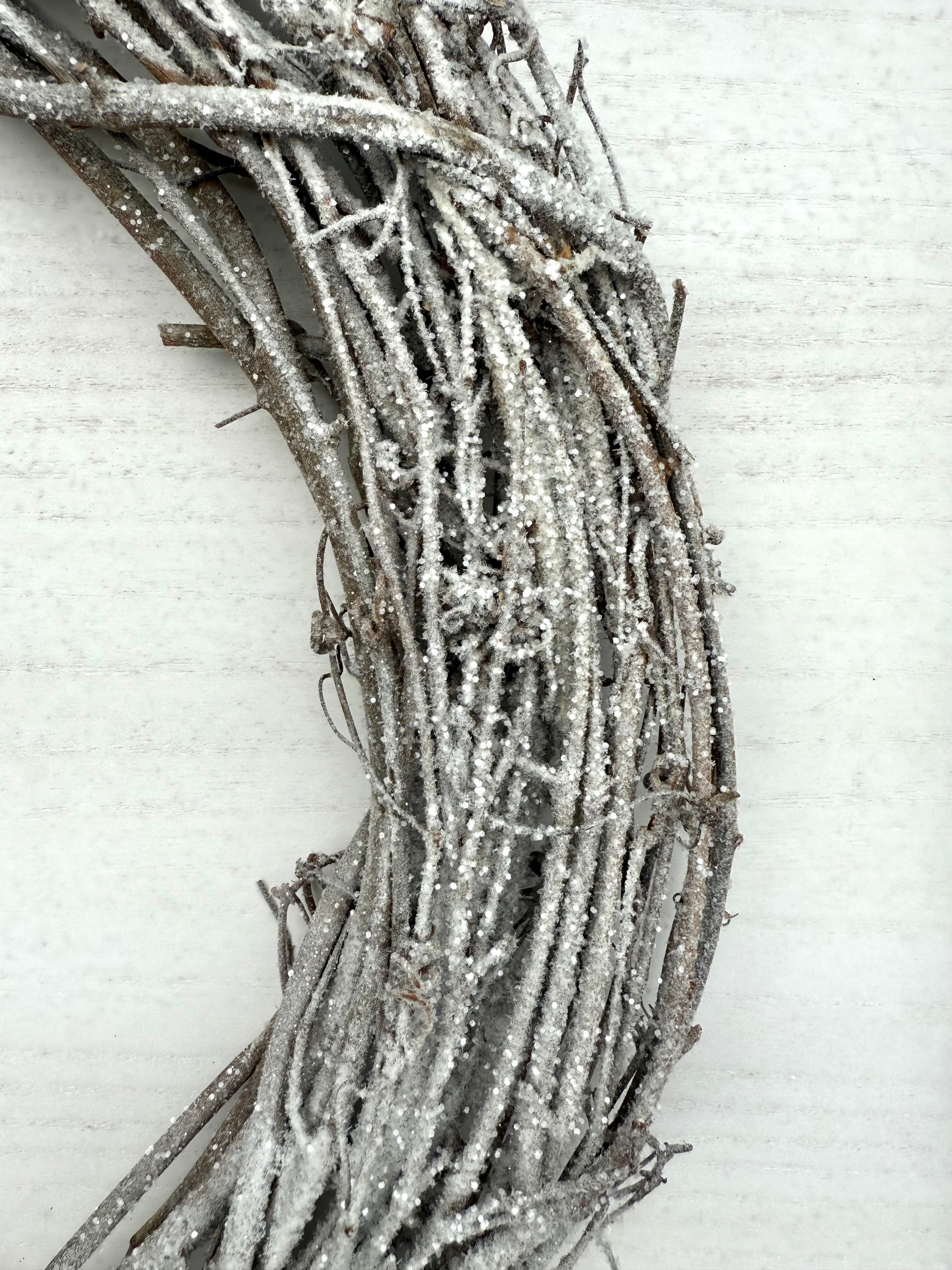 18″ Natural Grapevine Wreath – American Wreaths - Silver GLITTER